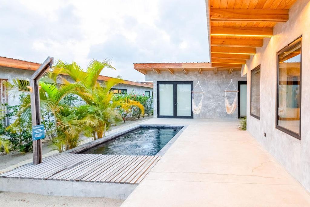 Seabird Luxury Dwellings Villa Placencia Exterior photo