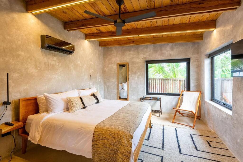 Seabird Luxury Dwellings Villa Placencia Exterior photo