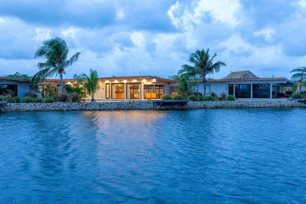 Seabird Luxury Dwellings Villa Placencia Exterior photo